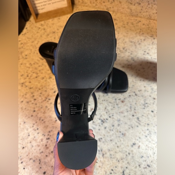 A New Day Stacey Heels - Picture 3 of 3